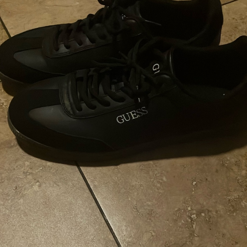 Guess Black Sneakers Minimalist Design